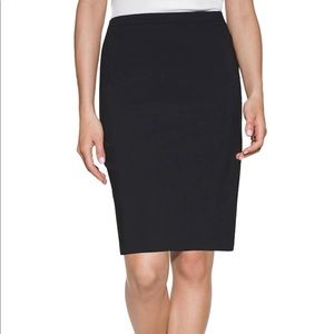 EUC WHBM Black stretch pencil skirt - slimming